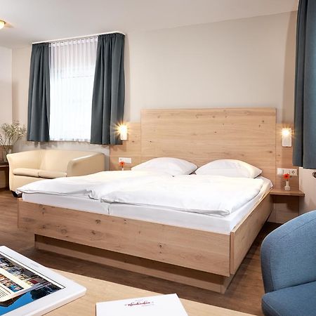 Hotel Heuboden Umkirch Eksteriør bilde
