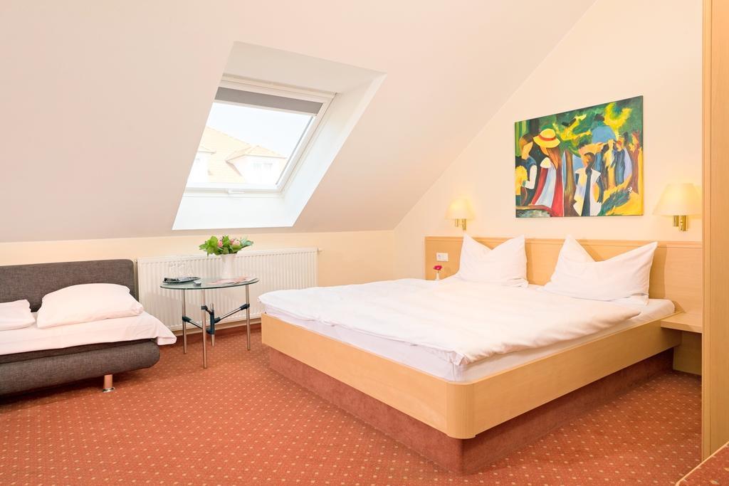 Hotel Heuboden Umkirch Eksteriør bilde